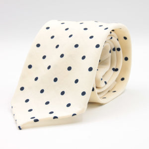 Cruciani &amp; Bella
Printed and Handmade in Italy
100% Wool
Unlined
Off-White and Blue Dots Motif Tie
8 cm x 150 cm
#9172