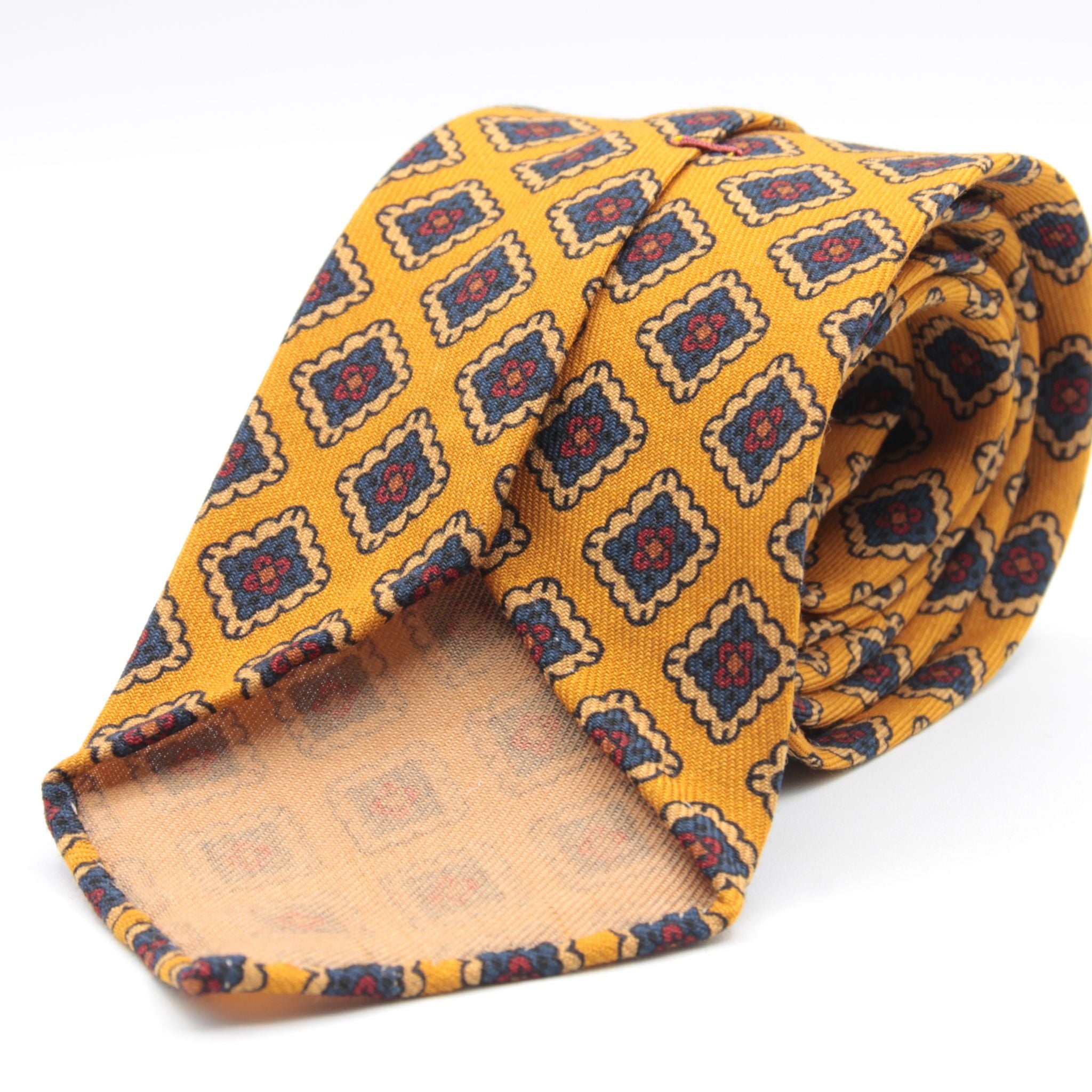 Cruciani &amp; Bella
Printed and Handmade in Italy
100% Wool
Unlined
Yellow, Blue and Red Motif Tie
8 cm x 150 cm
#9191