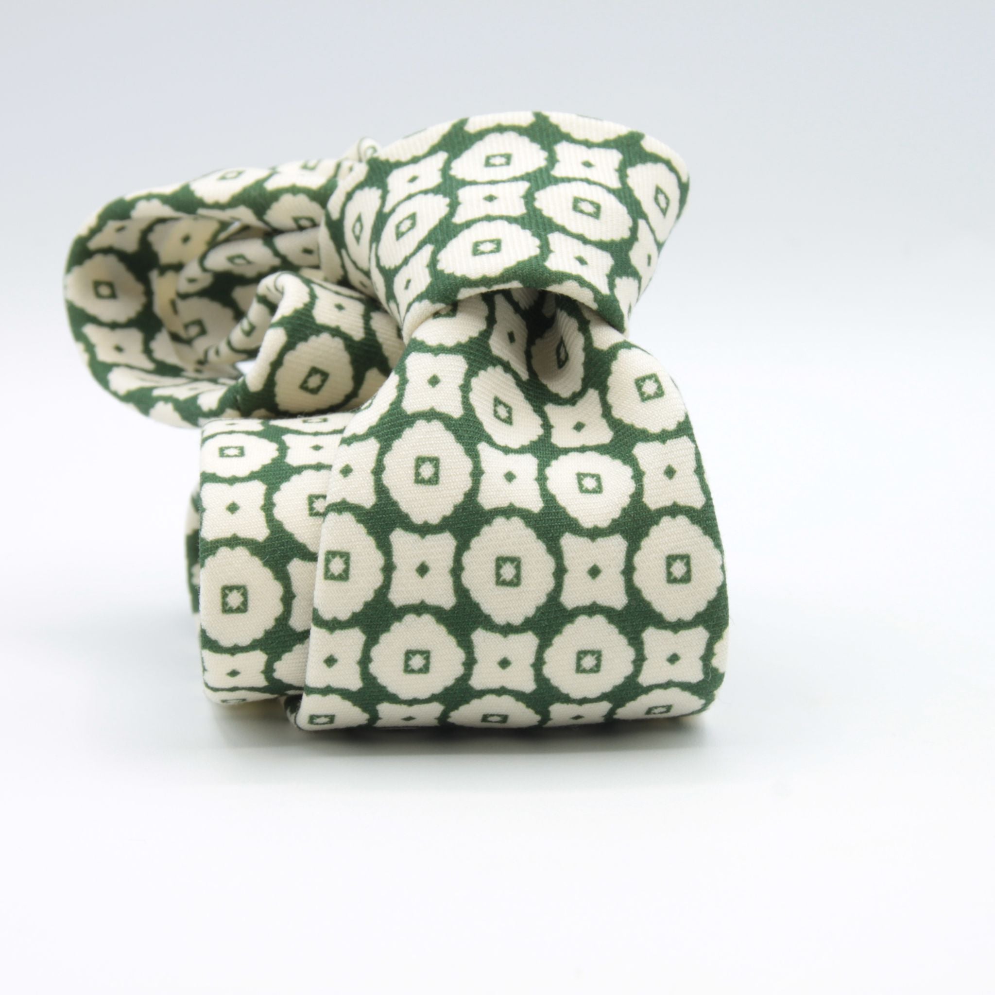 Cruciani &amp; Bella&nbsp;
Printed and Handmade in Italy
100% Wool
Unlined
Green and Off-White
#9076