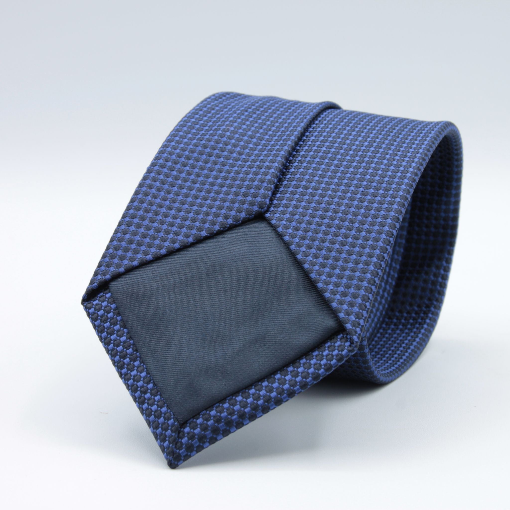 Holliday &amp; Brown for Cruciani &amp; Bella
100%&nbsp;Woven Jacquard Silk
Tipped

Royal Blue and Electric Blue motif tie
Handmade in Italy

8 cm x 150 cm
#8966