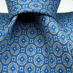 Cruciani &amp; Bella 100% Printed Silk&nbsp; Tipped Light Bleu and Yellow Motif Handmade in Italy 8,5 cm x 148 cm New Old Stock