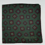 Holliday &amp; Brown
Hand-rolled&nbsp;&nbsp;
Holliday &amp; Brown for Cruciani &amp; Bella
100% Silk
Green, Red Wine, Light Green&nbsp;
Double Faces
Motif&nbsp; Pocket Square
Handmade in Italy

32 cm X 32 cm