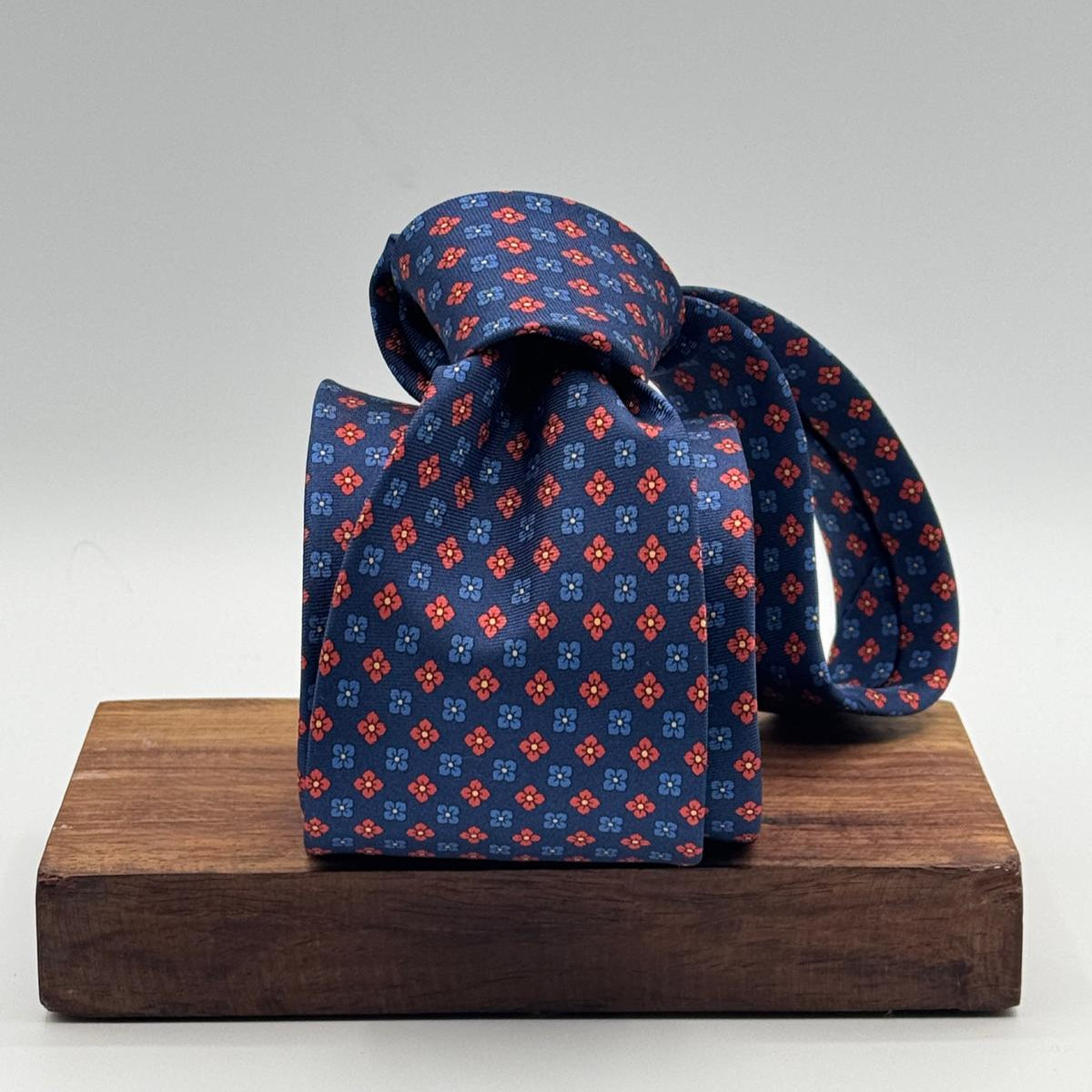 Cruciani &amp; Bella
100% Printed Silk&nbsp;
Tipped
Blue, Red, Light Blue and Yellow Motif Tie
Handmade in Italy
8,5 cm x 148 cm
New Old Stock