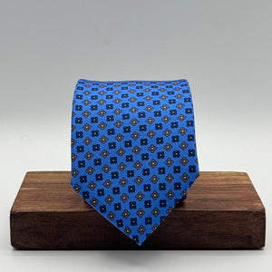 Cruciani &amp; Bella
100% Printed Silk&nbsp;
Tipped
Light Blue, Blue, Light Brown White Yellow Motif Tie
Handmade in Italy
8,5 cm x 148 cm
New Old Stock