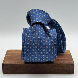 Cruciani &amp; Bella
100% Printed Silk&nbsp;
Tipped
Baby Blue, Light Blue and White Motif Tie
Handmade in Italy
8,5 cm x 148 cm
New Old Stock