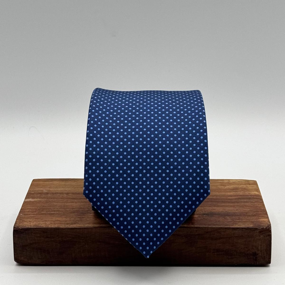 Cruciani &amp; Bella
100% Printed Silk&nbsp;
Tipped
Blue and Light Blue Polka Dots Motif Tie
Handmade in Italy
8,5 cm x 148 cm
New Old Stock