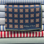 Holliday &amp; Brown
Hand-rolled&nbsp;&nbsp;
Holliday &amp; Brown for Cruciani &amp; Bella
100% Silk
Blue, Light Brown, White and Green
Double Faces
Paisley Motif&nbsp; Pocket Square
Handmade in Italy

32 cm X 32 cm