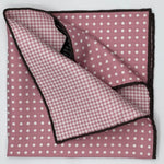 Holliday &amp; Brown
Hand-rolled&nbsp;&nbsp;
Holliday &amp; Brown for Cruciani &amp; Bella
100% Silk
Antique Pink and White
Double Faces
Dots and Pied de Poule Motif&nbsp; Pocket Square
Handmade in Italy

32 cm X 32 cm