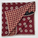 Holliday &amp; Brown
Hand-rolled&nbsp;&nbsp;
Holliday &amp; Brown for Cruciani &amp; Bella
100% Silk
Red Wine, Rust, Sand and White
Double Faces
Motif&nbsp; Pocket Square
Handmade in Italy

32 cm X 32 cm