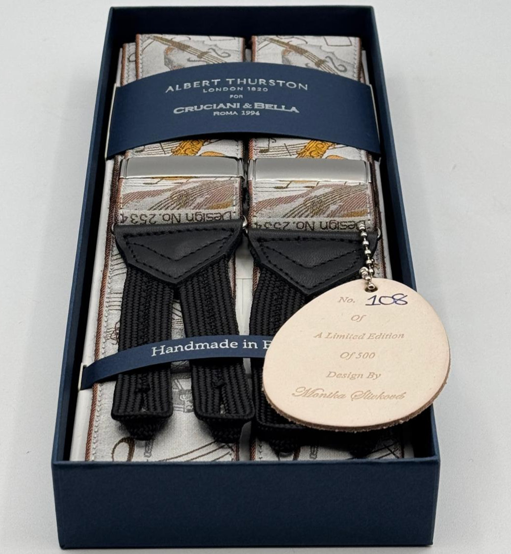 Albert Thurston for Cruciani &amp; Bella
Made in England
Limited Edition 108 or 107/500
Adjustable Sizing
40 mm Woven Silk
Light Grey, Gold and Light Brown
Symphony Motif Braces
Y-Shaped
Size Multifit Adjustable&nbsp;Length:&nbsp;115cm (= 45 inch) Maximum
Nickel Fittings