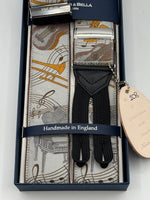 Albert Thurston for Cruciani &amp; Bella
Made in England
Limited Edition 108 or 107/500
Adjustable Sizing
40 mm Woven Silk
Light Grey, Gold and Light Brown
Symphony Motif Braces
Y-Shaped
Size Multifit Adjustable&nbsp;Length:&nbsp;115cm (= 45 inch) Maximum
Nickel Fittings