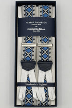 Albert Thurston for Cruciani &amp; Bella
Made in England
Adjustable Sizing
35 mm Elastic Braces
Off White, Light Blue and Blue Motif
Braid ends
Y-Shaped
Nickel Fittings
Size Multifit Adjustable&nbsp;Length:&nbsp;115cm (= 45 inch) Maximum