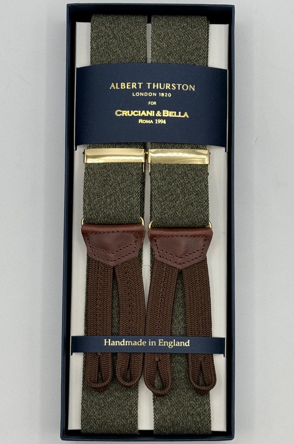 Albert Thurston for Cruciani &amp; Bella
Made in England
Adjustable Sizing
35 mm elastic Green Plain Melange Braces
Braid ends
Y-Shaped
Gold Fittings
Size Multifit Adjustable&nbsp;Length:&nbsp;115cm (= 45 inch) Maximum