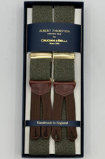 Albert Thurston for Cruciani &amp; Bella
Made in England
Adjustable Sizing
35 mm elastic Green Plain Melange Braces
Braid ends
Y-Shaped
Gold Fittings
Size Multifit Adjustable&nbsp;Length:&nbsp;115cm (= 45 inch) Maximum
