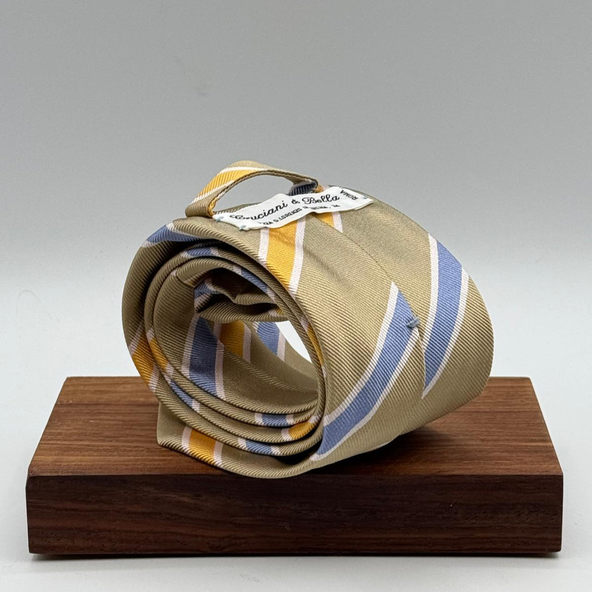 Cruciani &amp; Bella
100% Woven Silk&nbsp;
Tipped&nbsp;
Sand, Light Blue, Light Blue, Light Yellow and White stripes

Handmade in Italy
8 cm x 148 cm
New Old Stock