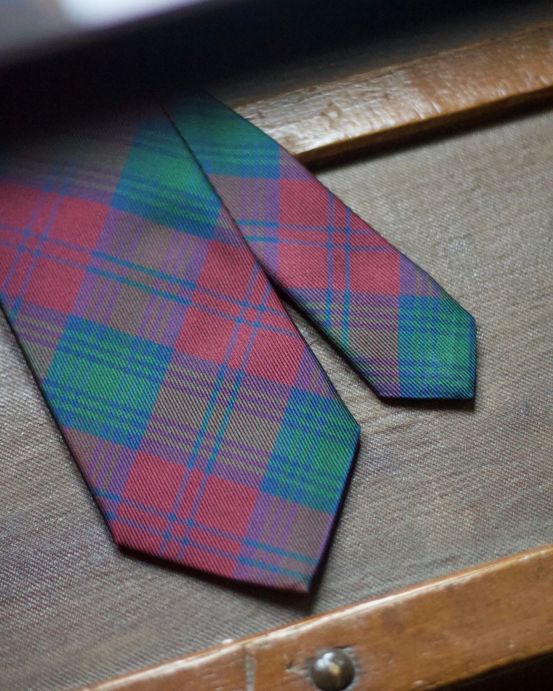 Cruciani &amp; Bella 100% Woven Jacquard Silk Self Tipped Red, Green and Blue Tartan Tie Handmade in Italy 8 cm x 150 cm