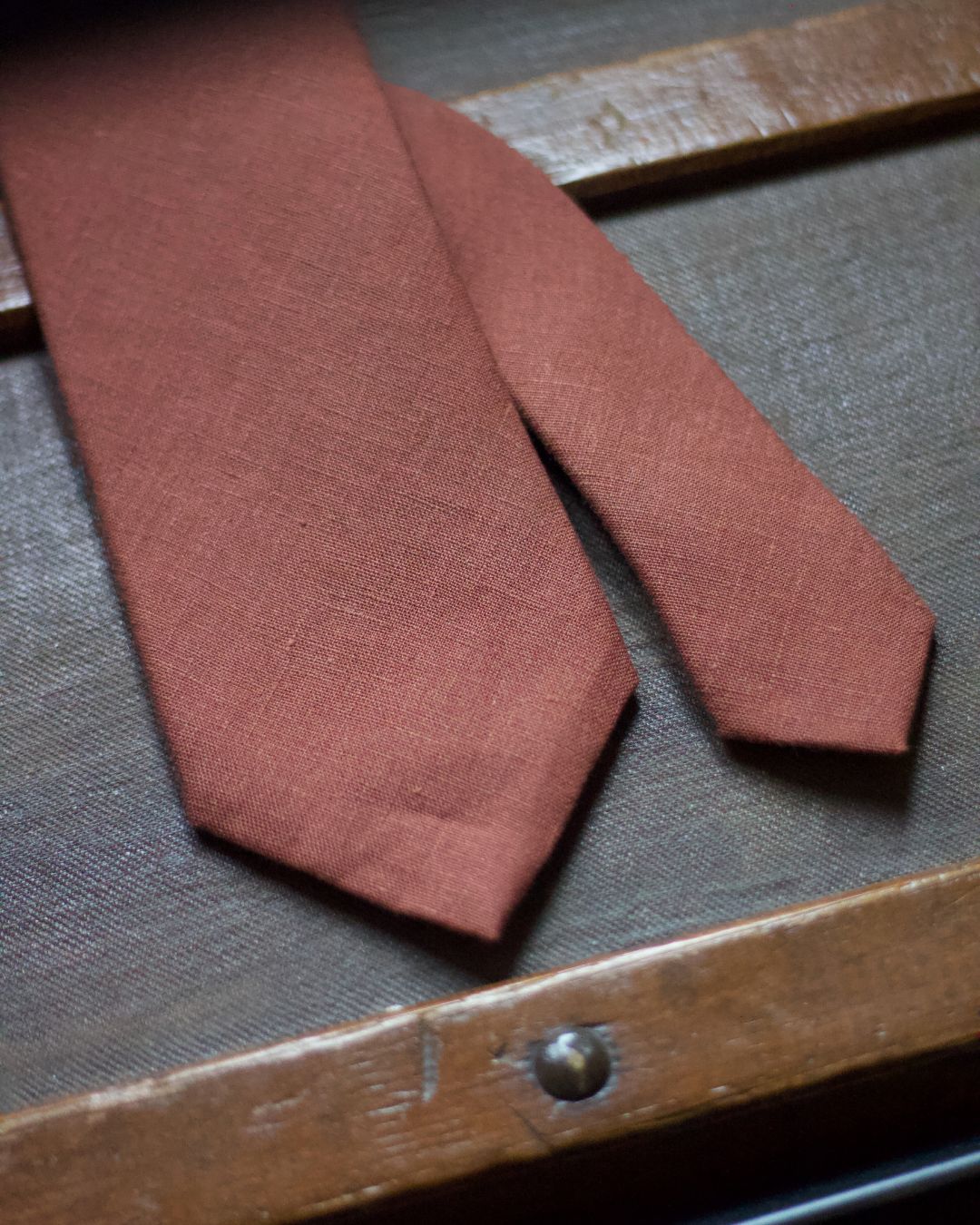 Cruciani &amp; Bella 100% Linen Woven Jacquard&nbsp; Self Tipped&nbsp; Rust Tie Handmade in Italy 8 cm x 150 cm