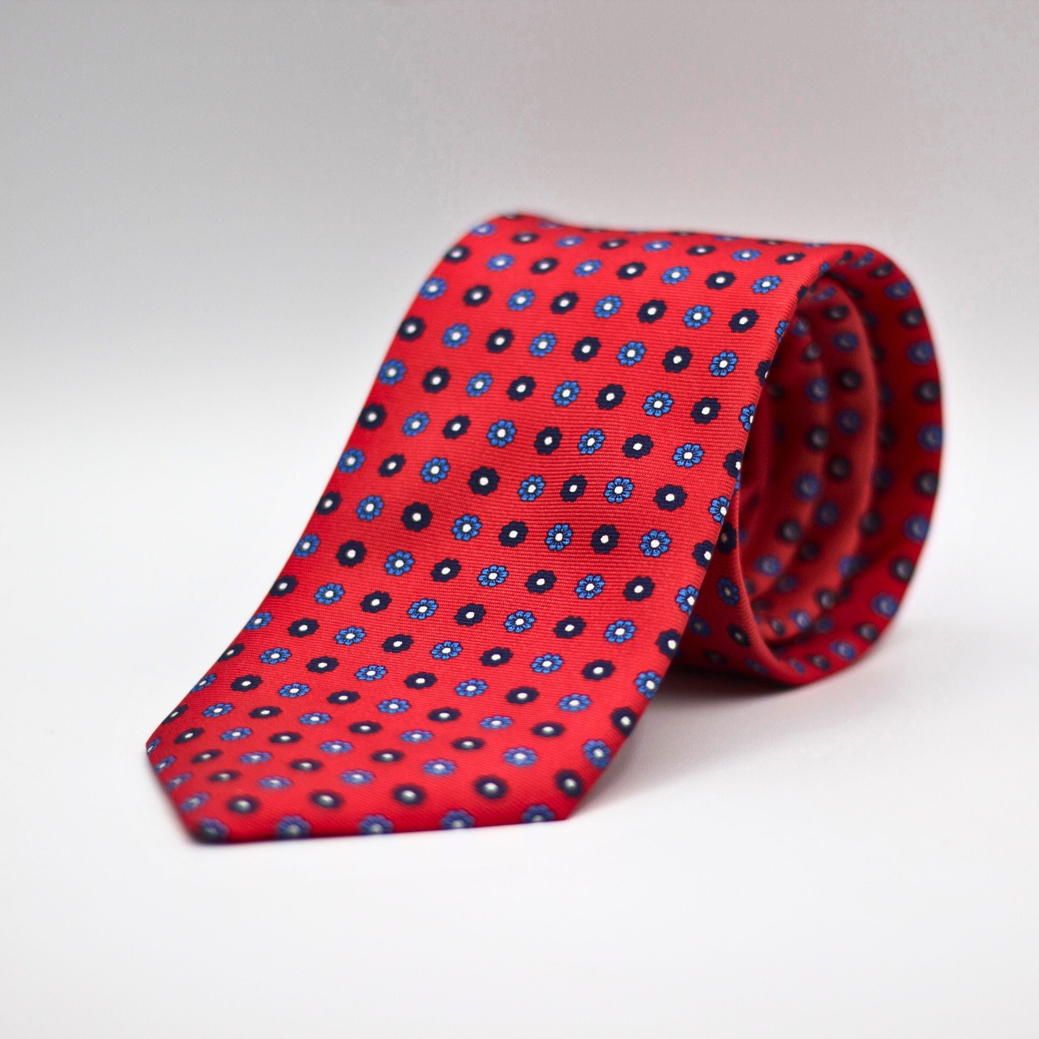 Cruciani &amp; Bella 100% Printed Silk Self-Tipped Red, Blue and Light Blue Daisies Tie Handmade in Rome, Italy. 8 cm x 150 cm