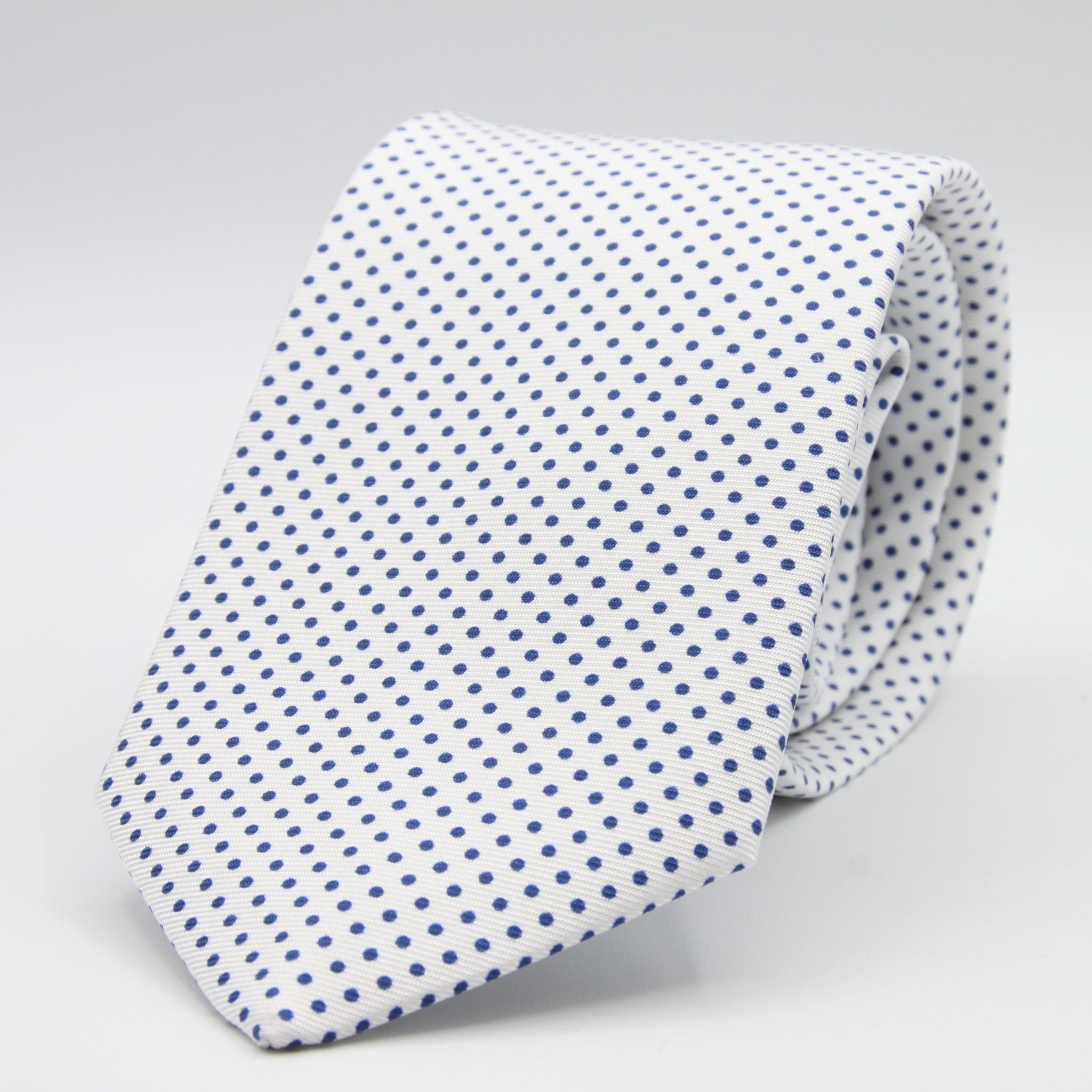 Cruciani &amp; Bella
100% Silk
Printed
Self-Tipped
White, Blue Pin Dots Tie
Handmade in Rome, Italy.
8 cm x 150 cm
#7798