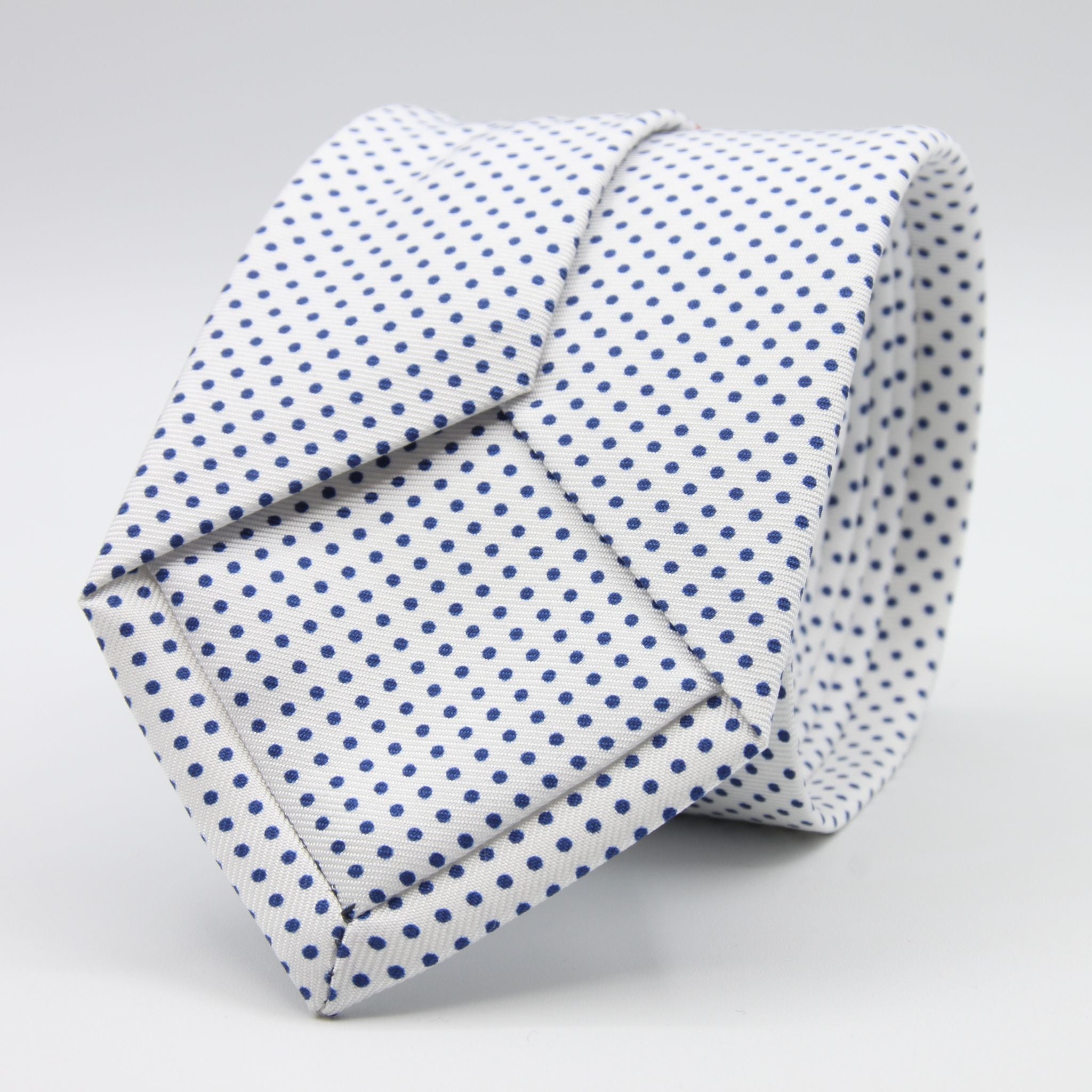 Cruciani &amp; Bella
100% Silk
Printed
Self-Tipped
White, Blue Pin Dots Tie
Handmade in Rome, Italy.
8 cm x 150 cm
#7798