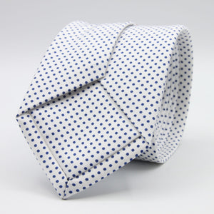 Cruciani &amp; Bella
100% Silk
Printed
Self-Tipped
White, Blue Pin Dots Tie
Handmade in Rome, Italy.
8 cm x 150 cm
#7798