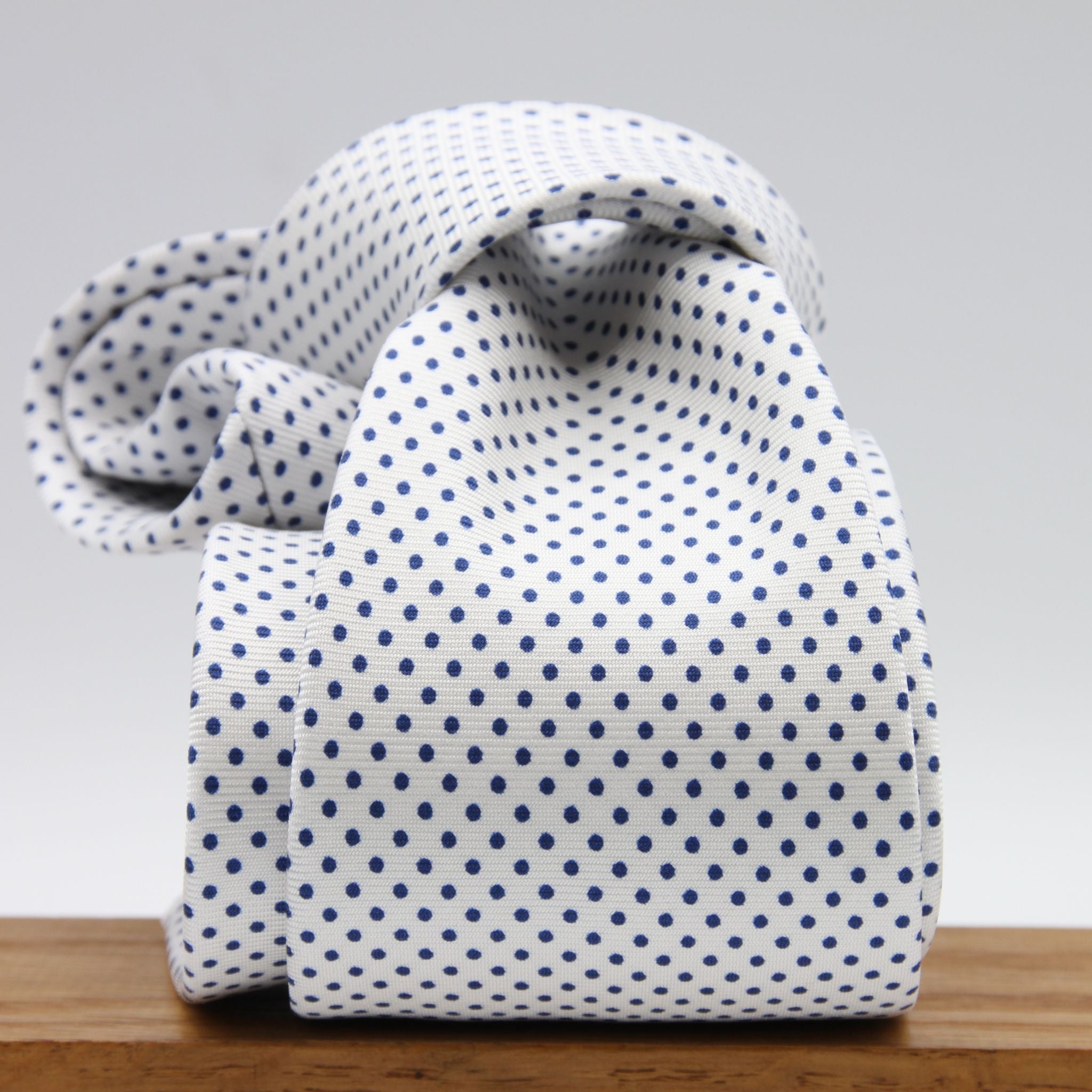 Cruciani &amp; Bella
100% Silk
Printed
Self-Tipped
White, Blue Pin Dots Tie
Handmade in Rome, Italy.
8 cm x 150 cm
#7798