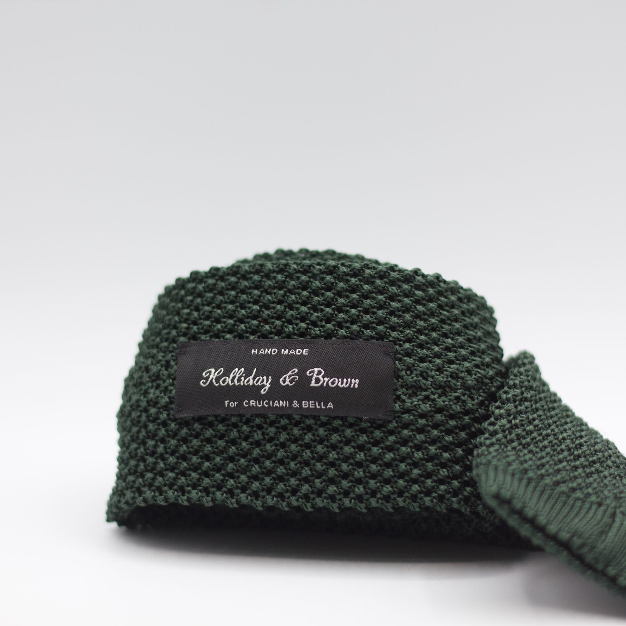 Holliday & Brown  100% Knitted Silk Handmade in Como, Italy Forrest green 6 cm x 145 cm