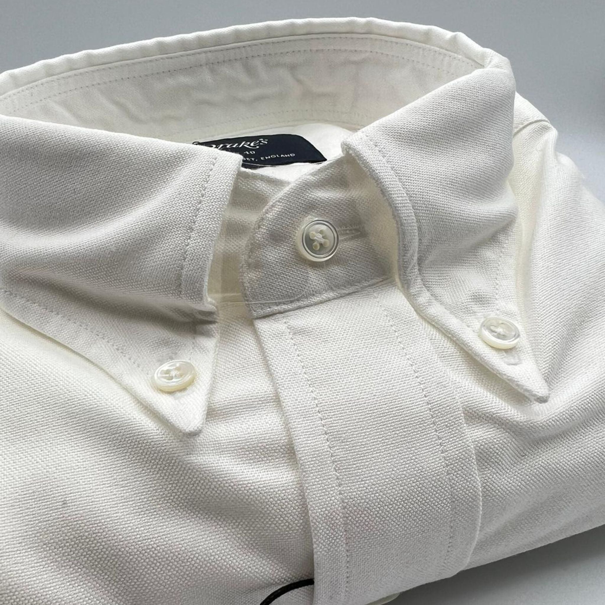 Drake Clothing Company Mens XL White Button Down Fishing Shirt RN 146591 EUC